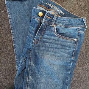American eagle, size 6, "kickboot" jeans
